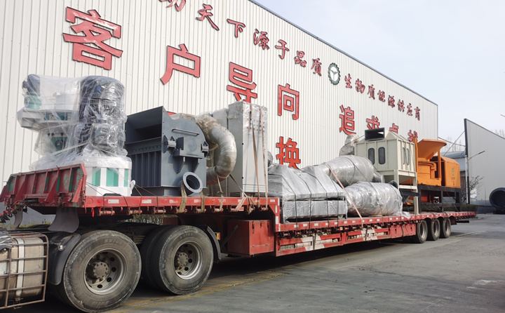 由于山東顆粒機(jī)質(zhì)量與價(jià)格并存，在市場的所占比例越來越大，越來越多的客戶選擇與山東顆粒機(jī)廠家合作，購買鋸末顆粒機(jī)、破碎機(jī)、粉碎機(jī)等設(shè)備。