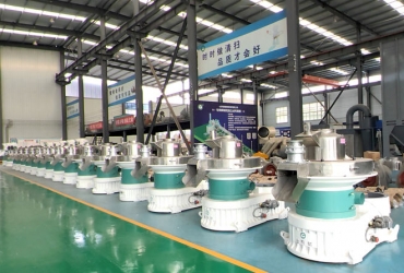 新手開(kāi)顆粒廠(chǎng)，該選小型還是大型木屑顆粒機(jī)？